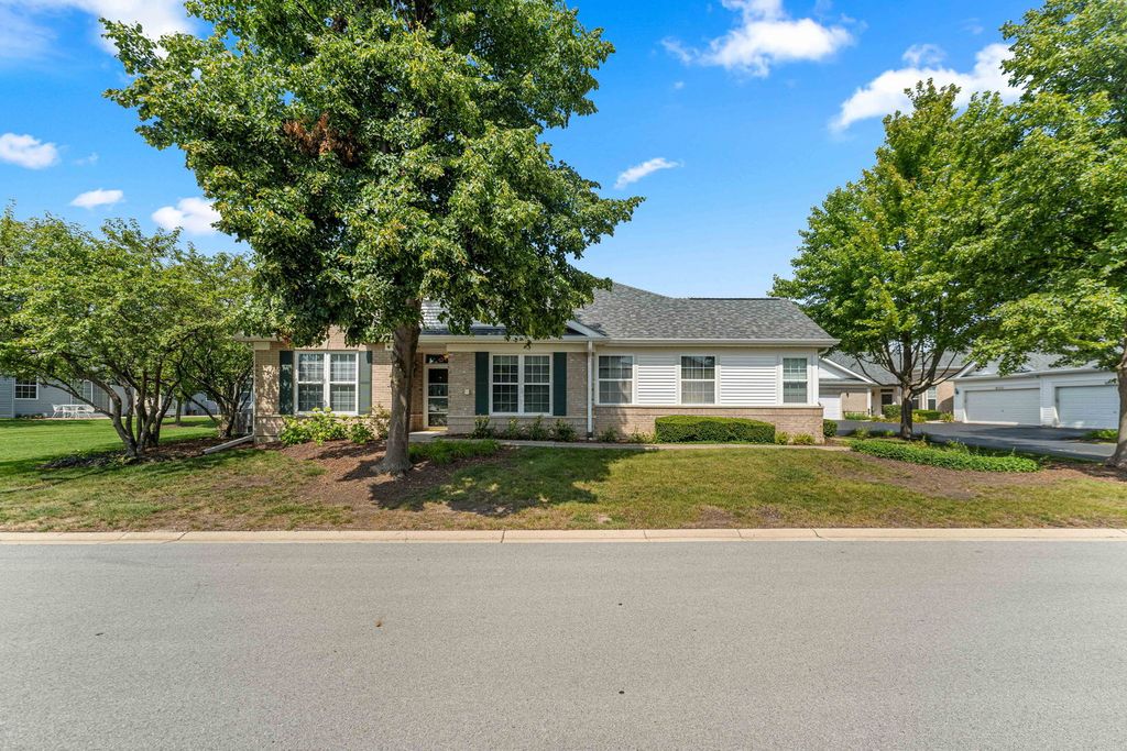 16310 Crescent Lake Drive 16310, Crest Hill, IL 60403 — exterior