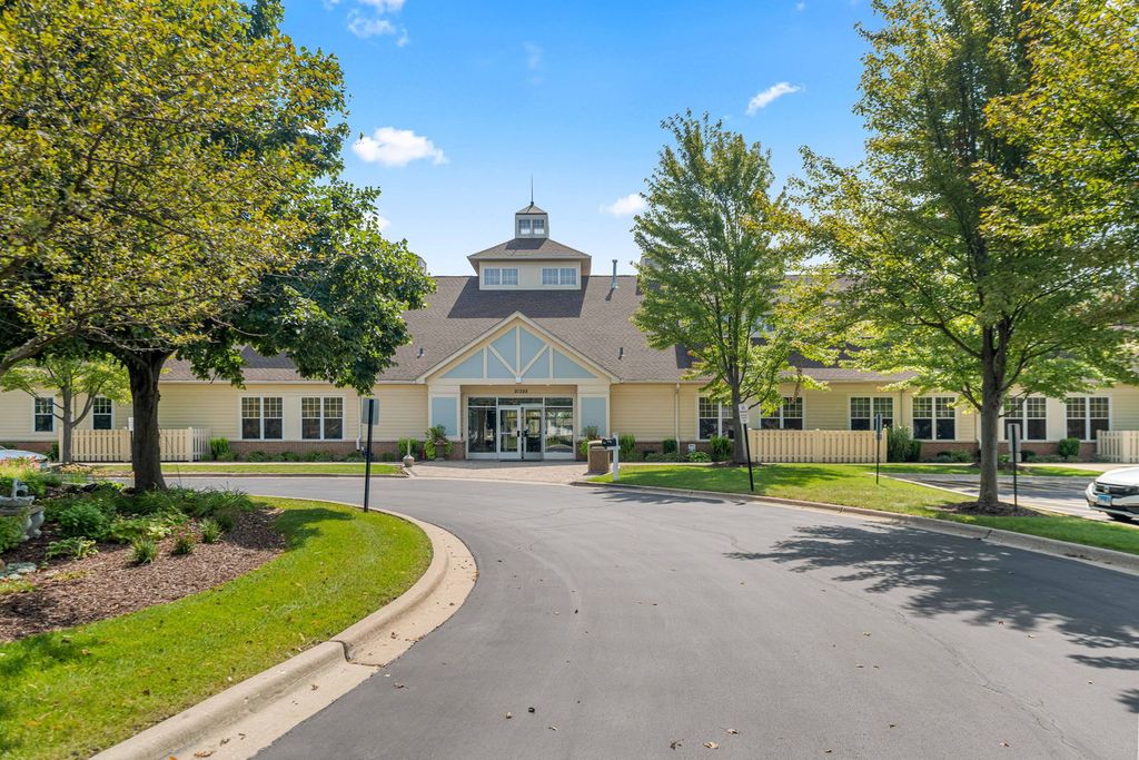 16310 Crescent Lake Drive 16310, Crest Hill, IL 60403 — photo 4