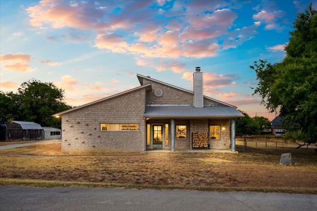 8252 Money Lane, Fort Worth, TX 76126