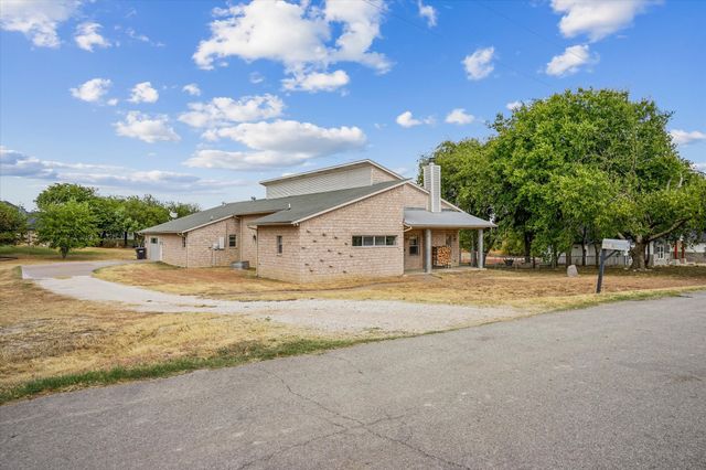 8252 Money Lane, Fort Worth, TX 76126