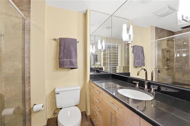 121 W 48th Street 202, Kansas City, MO 64112