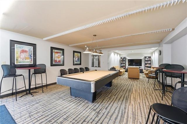 121 W 48th Street 202, Kansas City, MO 64112