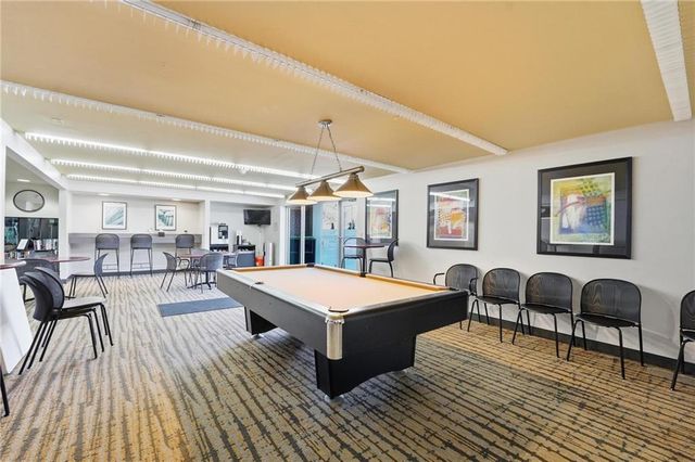 121 W 48th Street 202, Kansas City, MO 64112