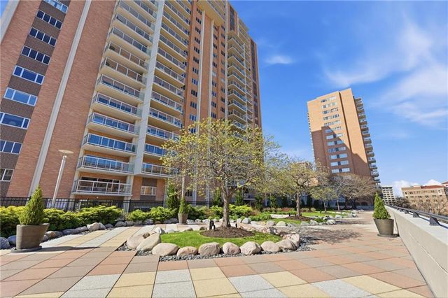 121 W 48th Street 202, Kansas City, MO 64112
