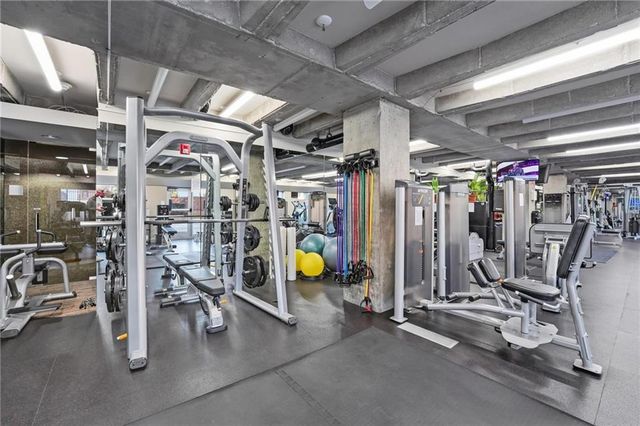 121 W 48th Street 202, Kansas City, MO 64112