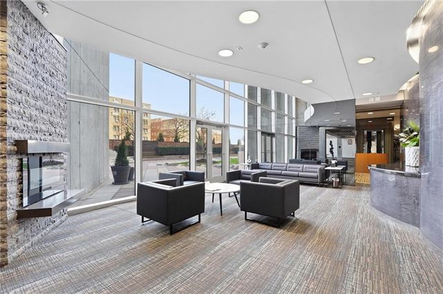 121 W 48th Street 202, Kansas City, MO 64112