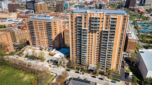 121 W 48th Street 202, Kansas City, MO 64112