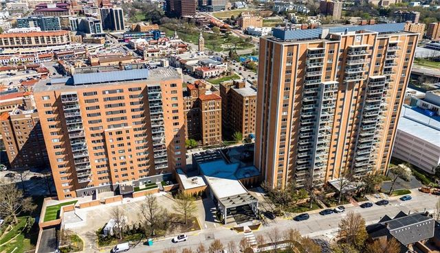 121 W 48th Street 202, Kansas City, MO 64112