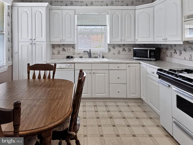 6713 BOSTON AVE, Baltimore, MD 21222