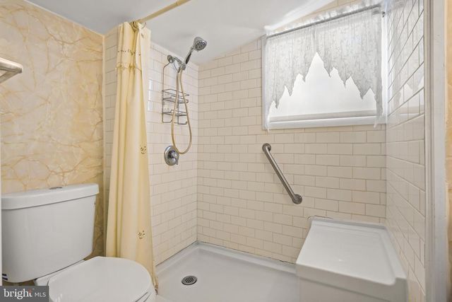 110 W HARMONY ST, Penns Grove, NJ 08069