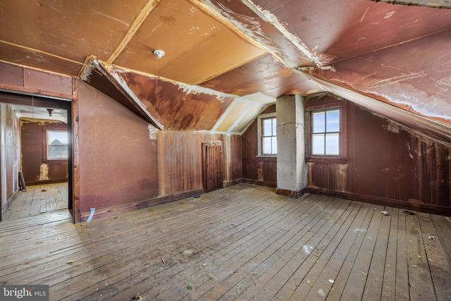 110 W HARMONY ST, Penns Grove, NJ 08069