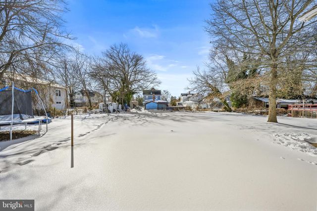 110 W HARMONY ST, Penns Grove, NJ 08069