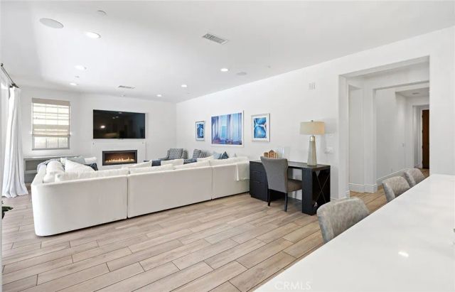 30 Windwalker Way, Tustin, CA 92782