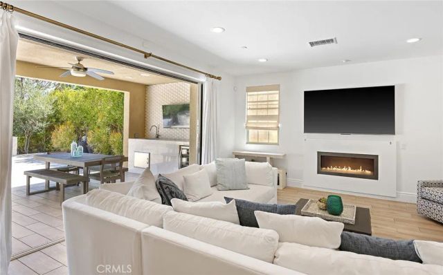 30 Windwalker Way, Tustin, CA 92782