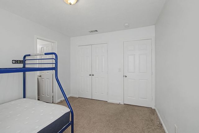 8060 Logan Dr, La Vergne, TN 37086