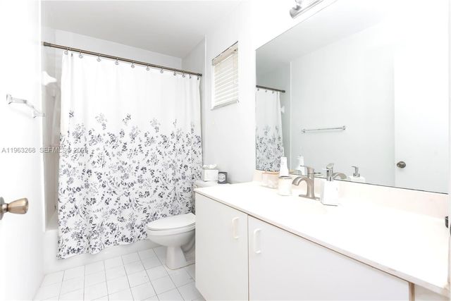 17360 NW 69th Ct 204, Hialeah, FL 33015