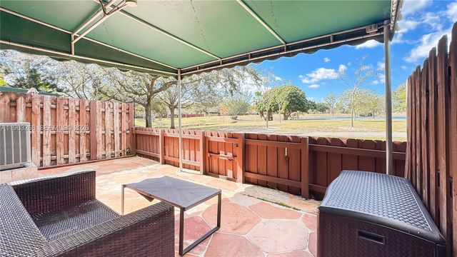 17360 NW 69th Ct 204, Hialeah, FL 33015