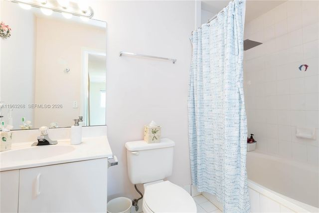 17360 NW 69th Ct 204, Hialeah, FL 33015