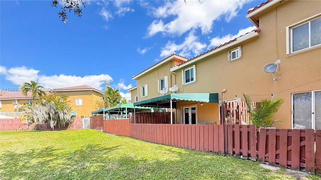 17360 NW 69th Ct 204, Hialeah, FL 33015