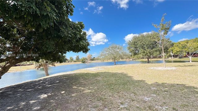 17360 NW 69th Ct 204, Hialeah, FL 33015