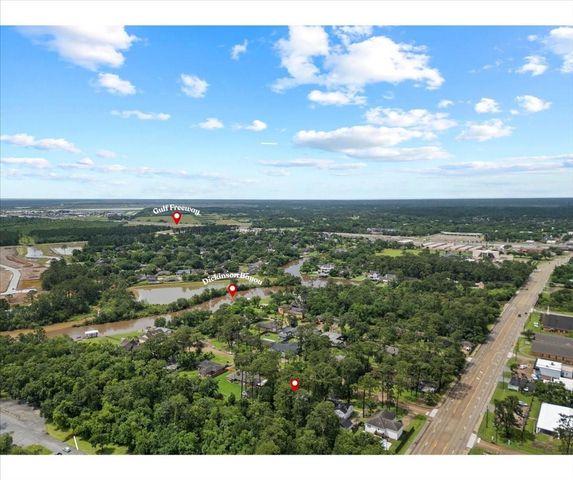 3715 Bayou Circle, Dickinson, TX 77539