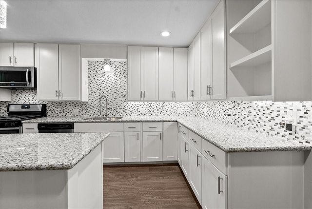 3715 Bayou Circle, Dickinson, TX 77539