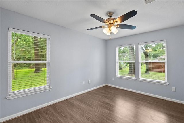 3715 Bayou Circle, Dickinson, TX 77539