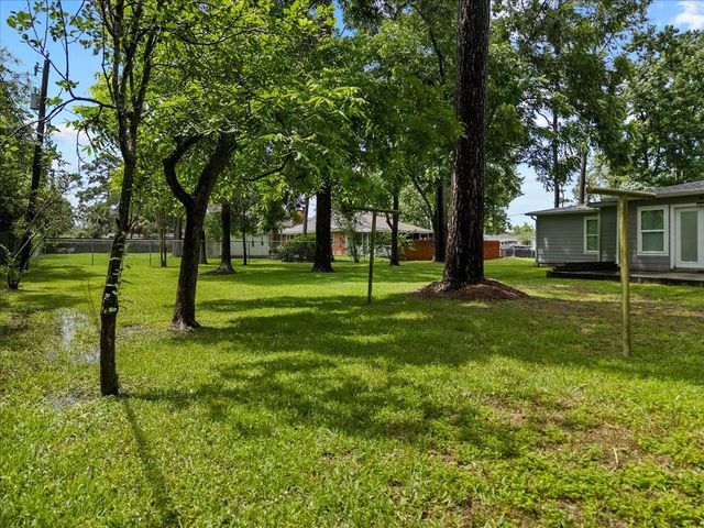 3715 Bayou Circle, Dickinson, TX 77539