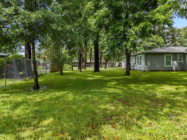 3715 Bayou Circle, Dickinson, TX 77539