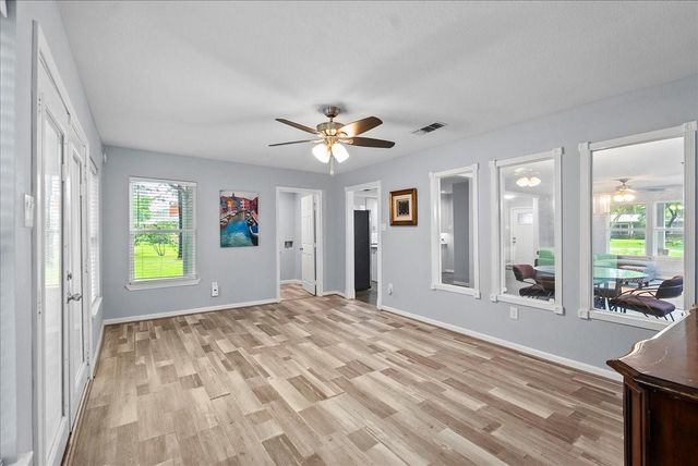 3715 Bayou Circle, Dickinson, TX 77539