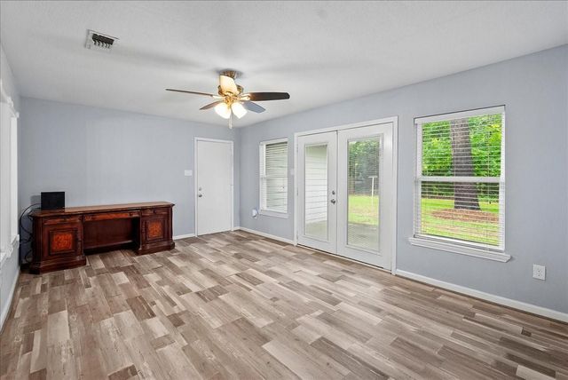 3715 Bayou Circle, Dickinson, TX 77539