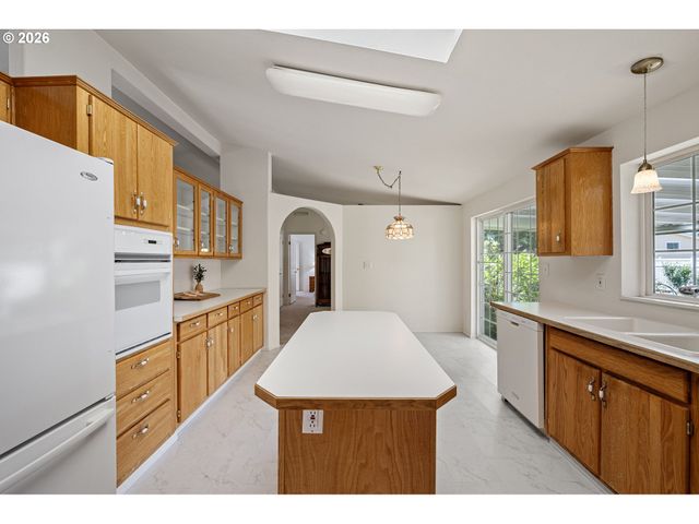 3220 CRESCENT Ave 39, Eugene, OR 97408