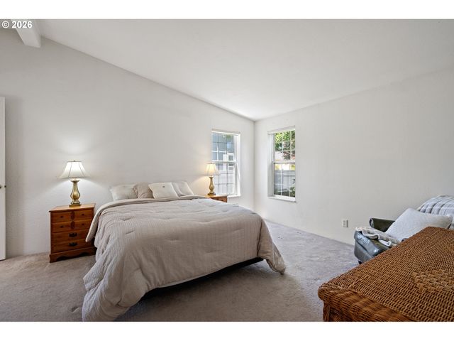 3220 CRESCENT Ave 39, Eugene, OR 97408
