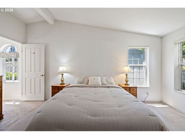 3220 CRESCENT Ave 39, Eugene, OR 97408