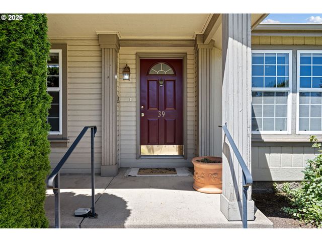 3220 CRESCENT Ave 39, Eugene, OR 97408