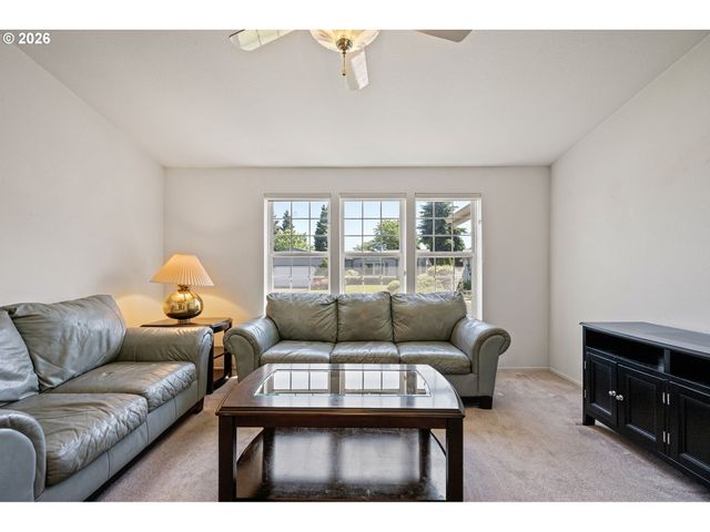 3220 CRESCENT Ave 39, Eugene, OR 97408