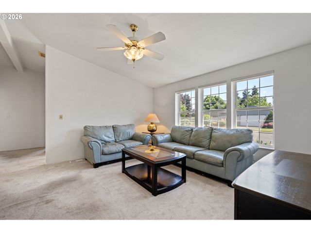 3220 CRESCENT Ave 39, Eugene, OR 97408