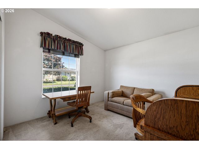 3220 CRESCENT Ave 39, Eugene, OR 97408