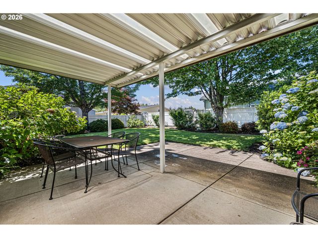 3220 CRESCENT Ave 39, Eugene, OR 97408