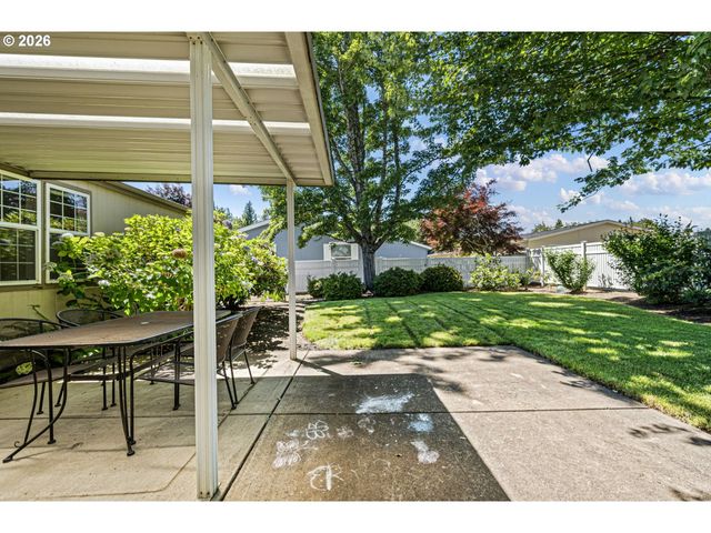 3220 CRESCENT Ave 39, Eugene, OR 97408