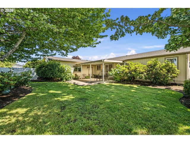 3220 CRESCENT Ave 39, Eugene, OR 97408