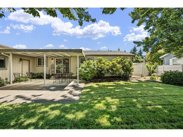 3220 CRESCENT Ave 39, Eugene, OR 97408
