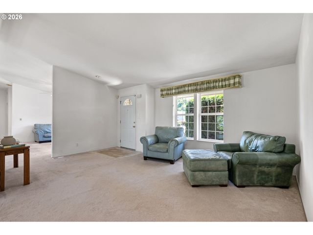 3220 CRESCENT Ave 39, Eugene, OR 97408