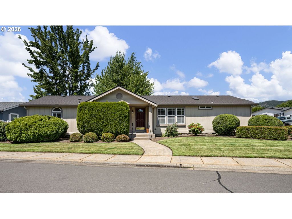 3220 CRESCENT Ave 39, Eugene, OR 97408