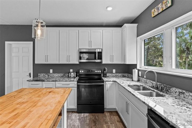 5937 S Mason Creek Road, Homosassa, FL 34448