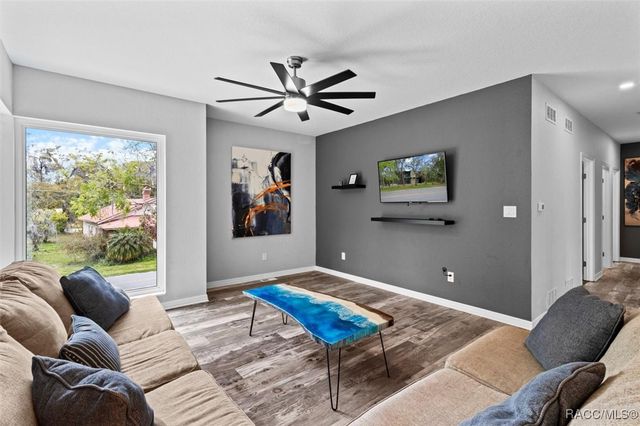 5937 S Mason Creek Road, Homosassa, FL 34448