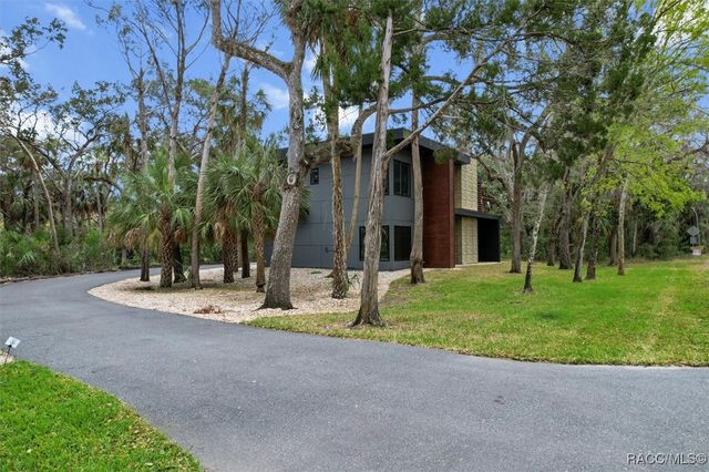 5937 S Mason Creek Road, Homosassa, FL 34448