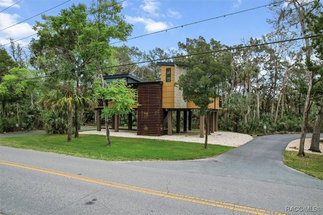 5937 S Mason Creek Road, Homosassa, FL 34448
