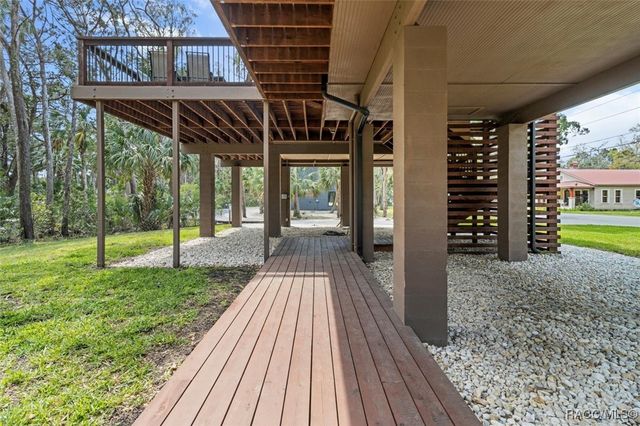 5937 S Mason Creek Road, Homosassa, FL 34448