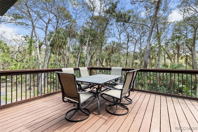 5937 S Mason Creek Road, Homosassa, FL 34448